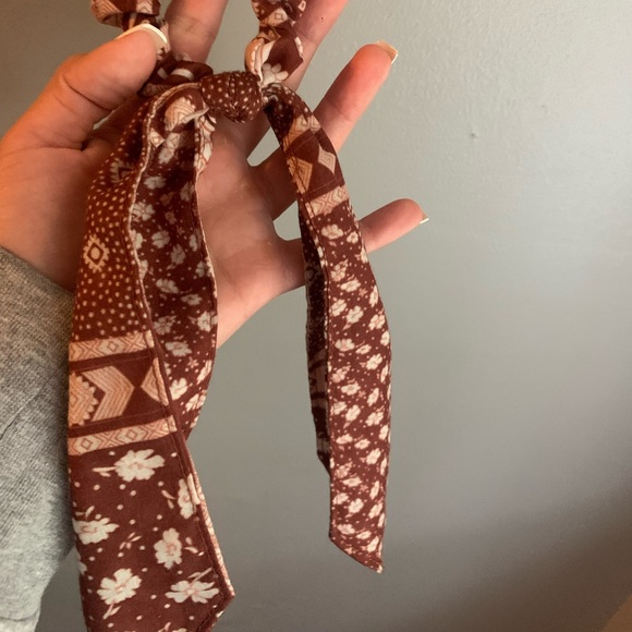 Ponytail scarf - Picture 2 of 2